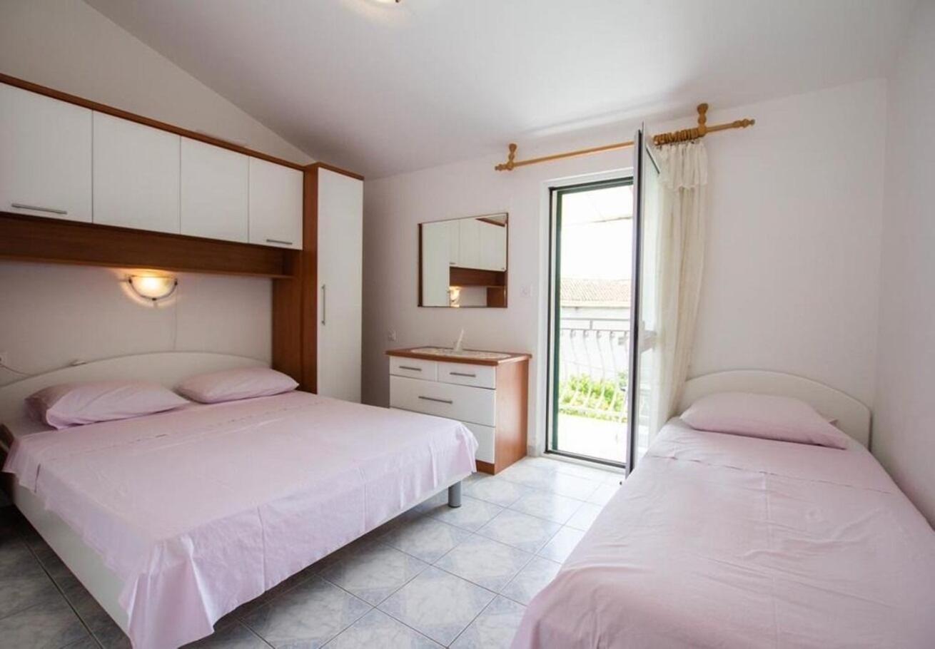 Apartments Juri Sućuraj Kültér fotó